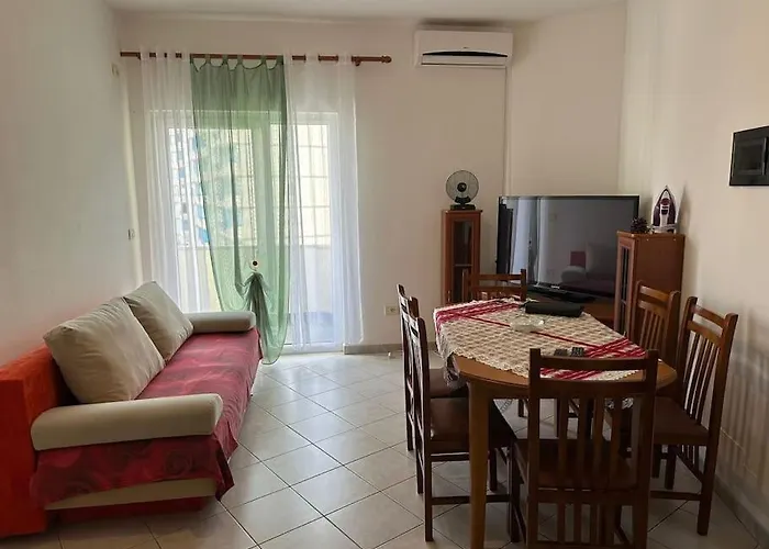 Ap\'S Apartment
